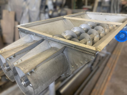 Спаренный шнековый транспортер для жира